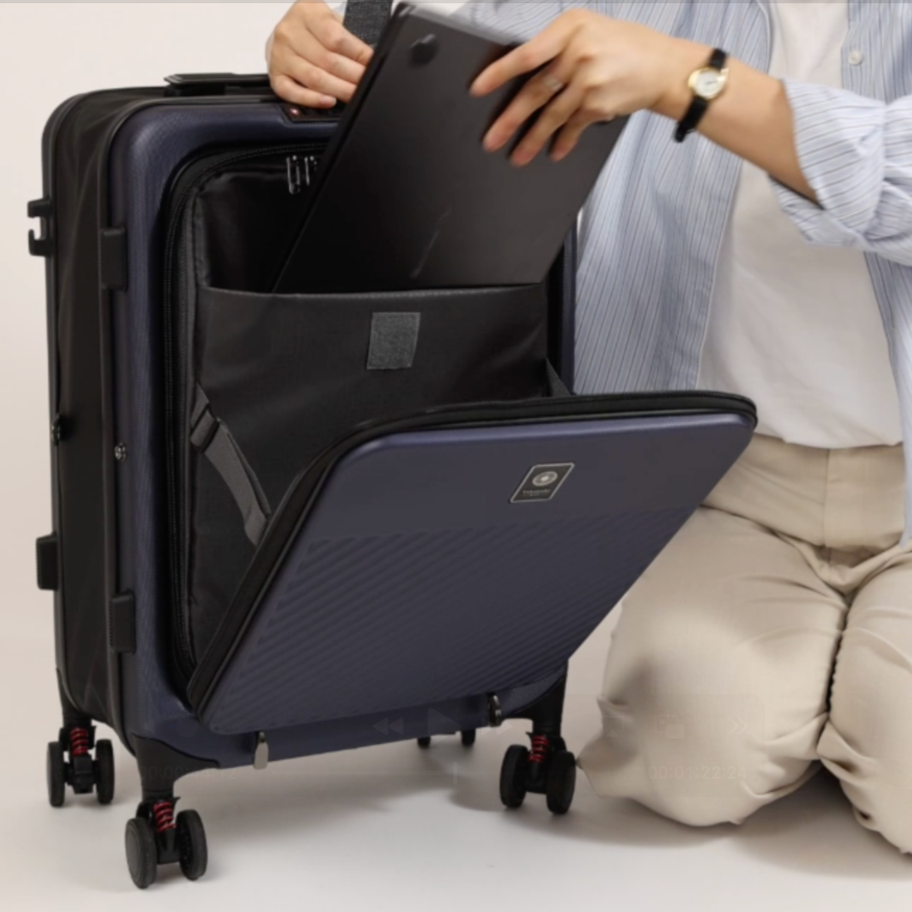 Yakatoshi & Co 20 Inch Foldable Suitcase